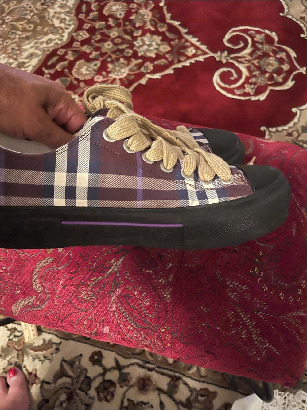Burberry Plaid Low-Top Sneakers with Black Insole and Tan Accents - Picture 5 of 8